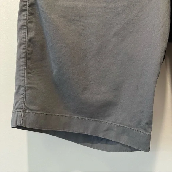 J Crew 10.5” Stretch Chino Shorts For Men Size 36 Gray Neutral Casual Golf Polo - Picture 9 of 14